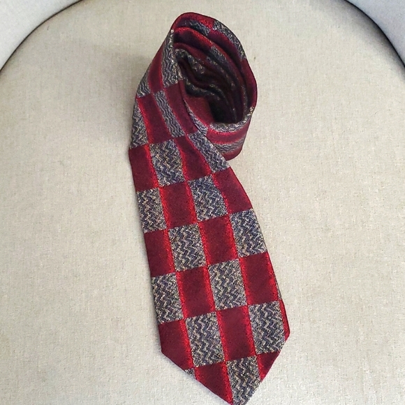 DION COLLECTION TIE - Picture 10 of 11